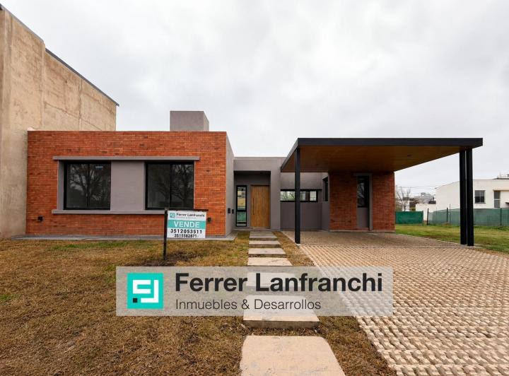 Casa · 350m² · 5 Ambientes · 2 Cocheras