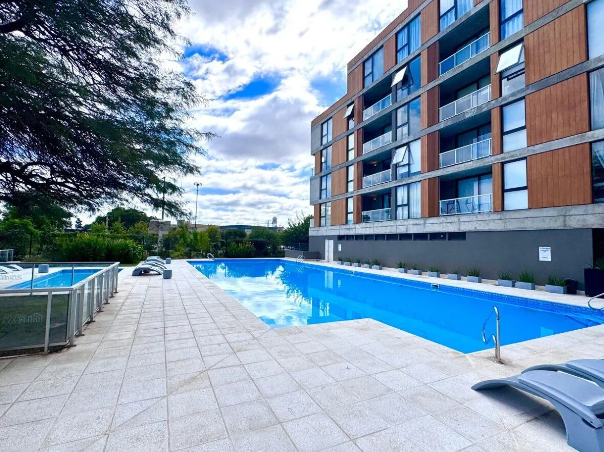 Opera Plaza Deptos en Venta de 2 Dorm. Seguridad Sum Cochera Pileta Entrega y Fi...