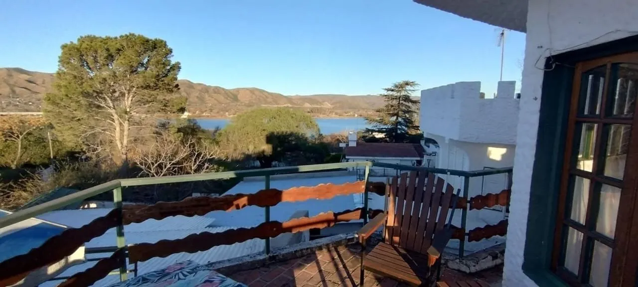 CASTILLO EN VENTA EN VILLA PARQUE SIQUIMAN