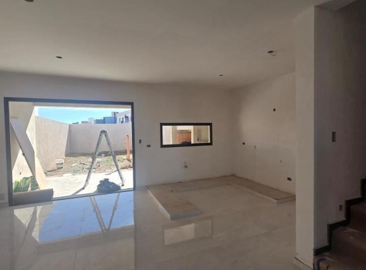 Casa · 162m² · 7 Ambientes · 2 Cocheras