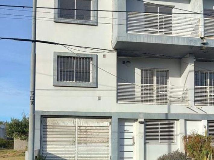 Casa · 162m² · 5 Ambientes · 2 Cocheras