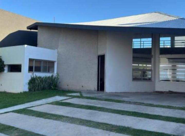 Casa · 194m² · 6 Ambientes
