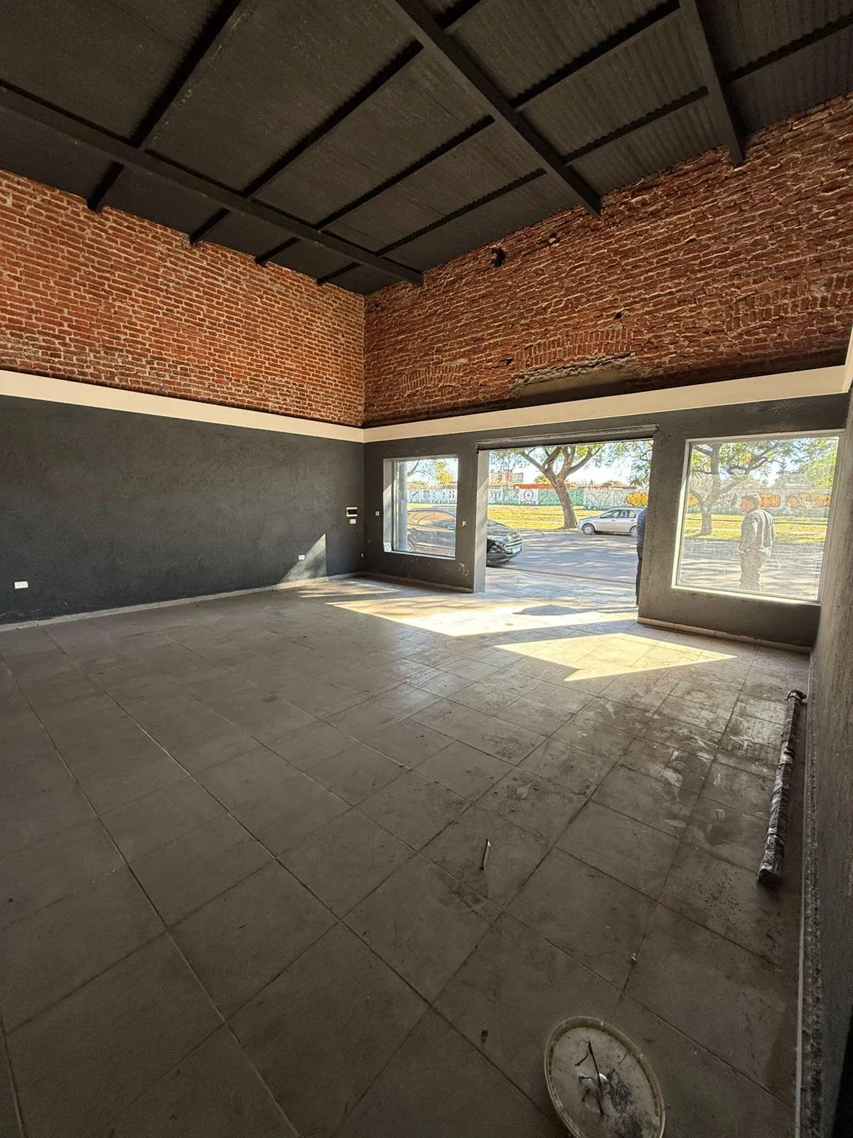 LOCAL GALPON COMERCIAL EN ALQUILER BARRIO PUEYRREDÓN