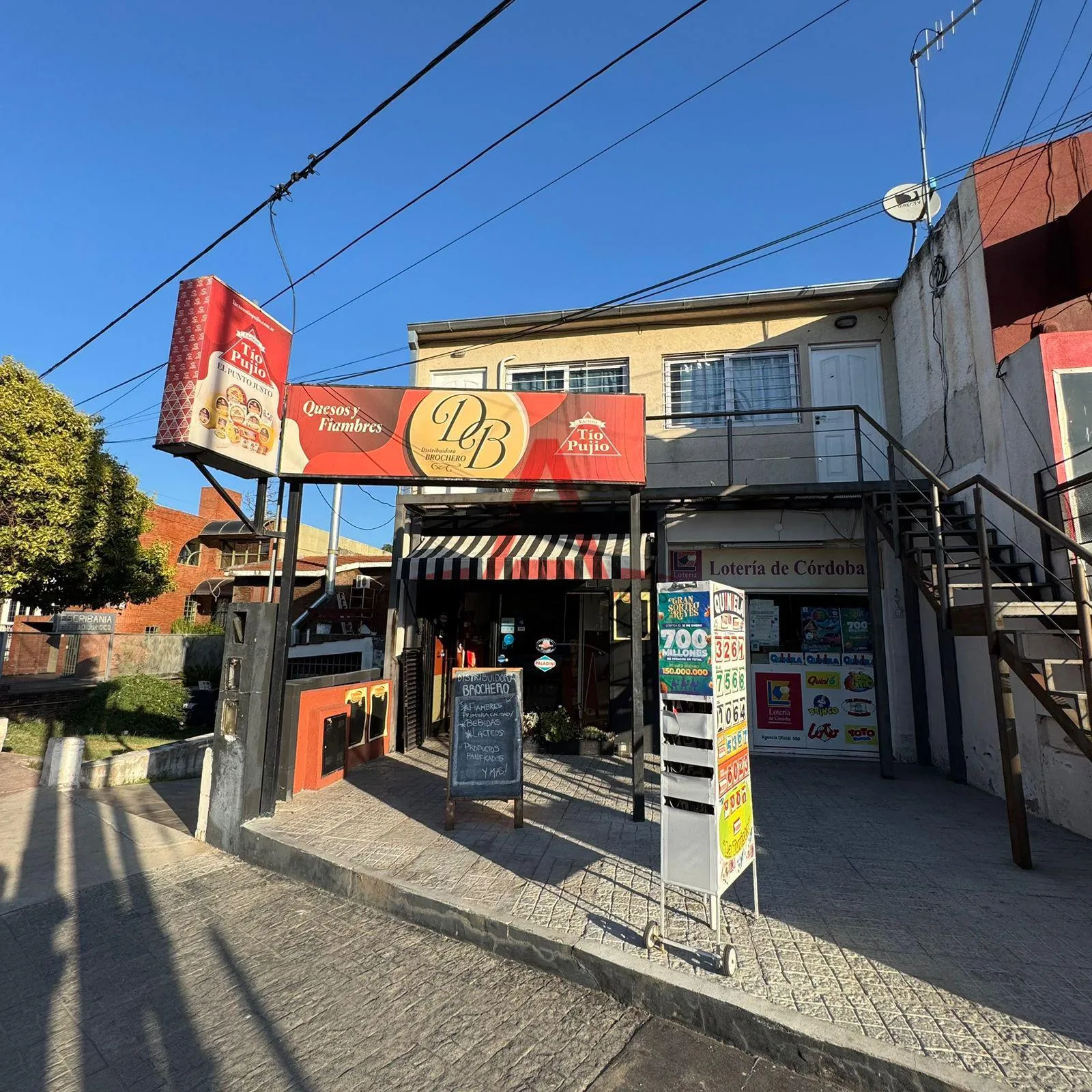 Sagrada Familia 1312, Urca. Local comercial en ALQUILER!!