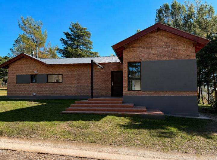 Casa · 93m² · 4 Ambientes · 1 Cochera