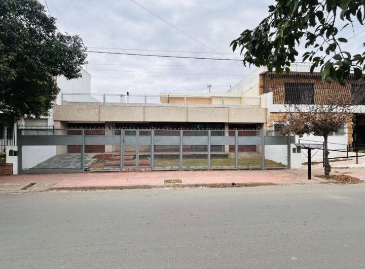 Casa · 206m² · 1 Ambiente · 2 Cocheras