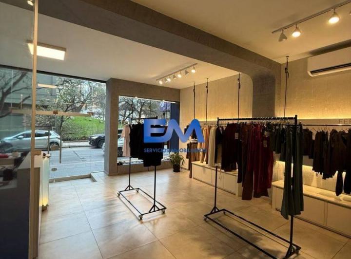 Local comercial · 84m²