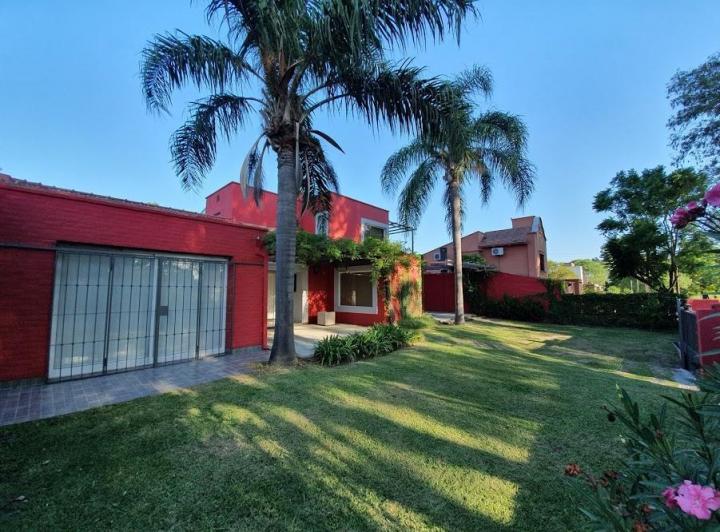 Casa · 210m² · 7 Ambientes