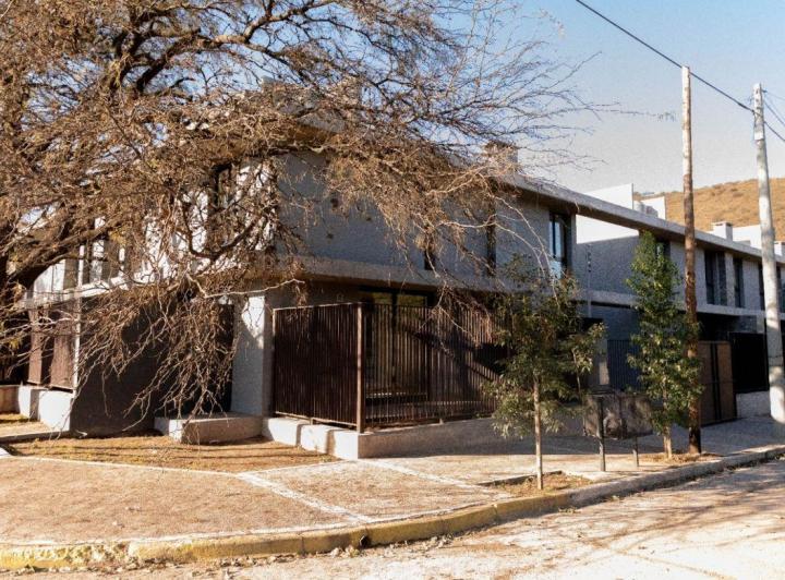 Casa · 94m² · 4 Ambientes · 1 Cochera