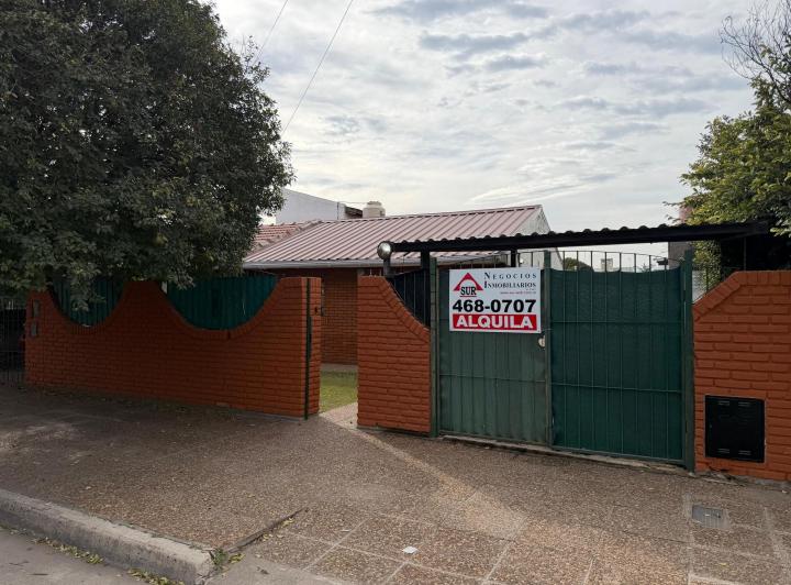 Casa · 60m² · 2 Ambientes · 2 Cocheras