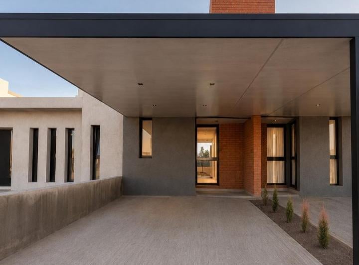 Casa · 110m² · 4 Ambientes · 2 Cocheras