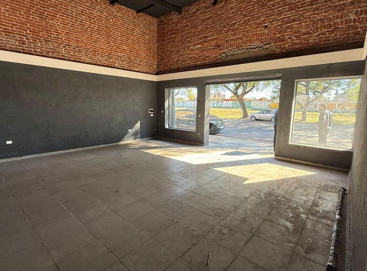 Local comercial · 110m²