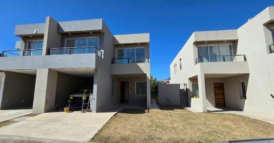Casa · 119m² · 6 Ambientes · 1 Cochera