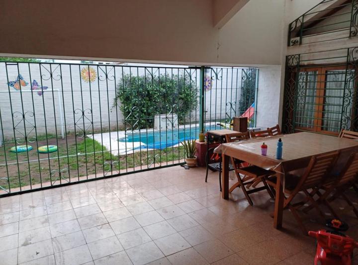 Casa · 170m² · 7 Ambientes · 2 Cocheras