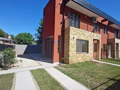 Casa en Alquiler en Villa Gobernador Udaondo, Partido de Ituzaingó