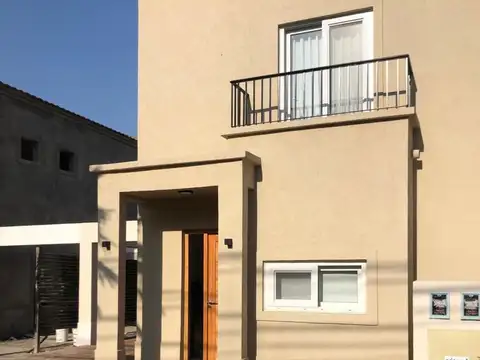 Casa en Alquiler en Saravi Village, Countries y Barrios Cerrados en Pilar