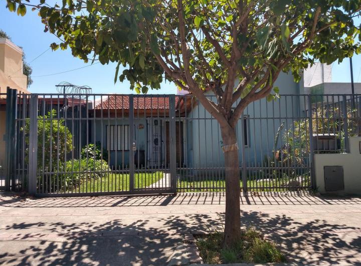 Casa · 100m² · 6 Ambientes · 1 Cochera
