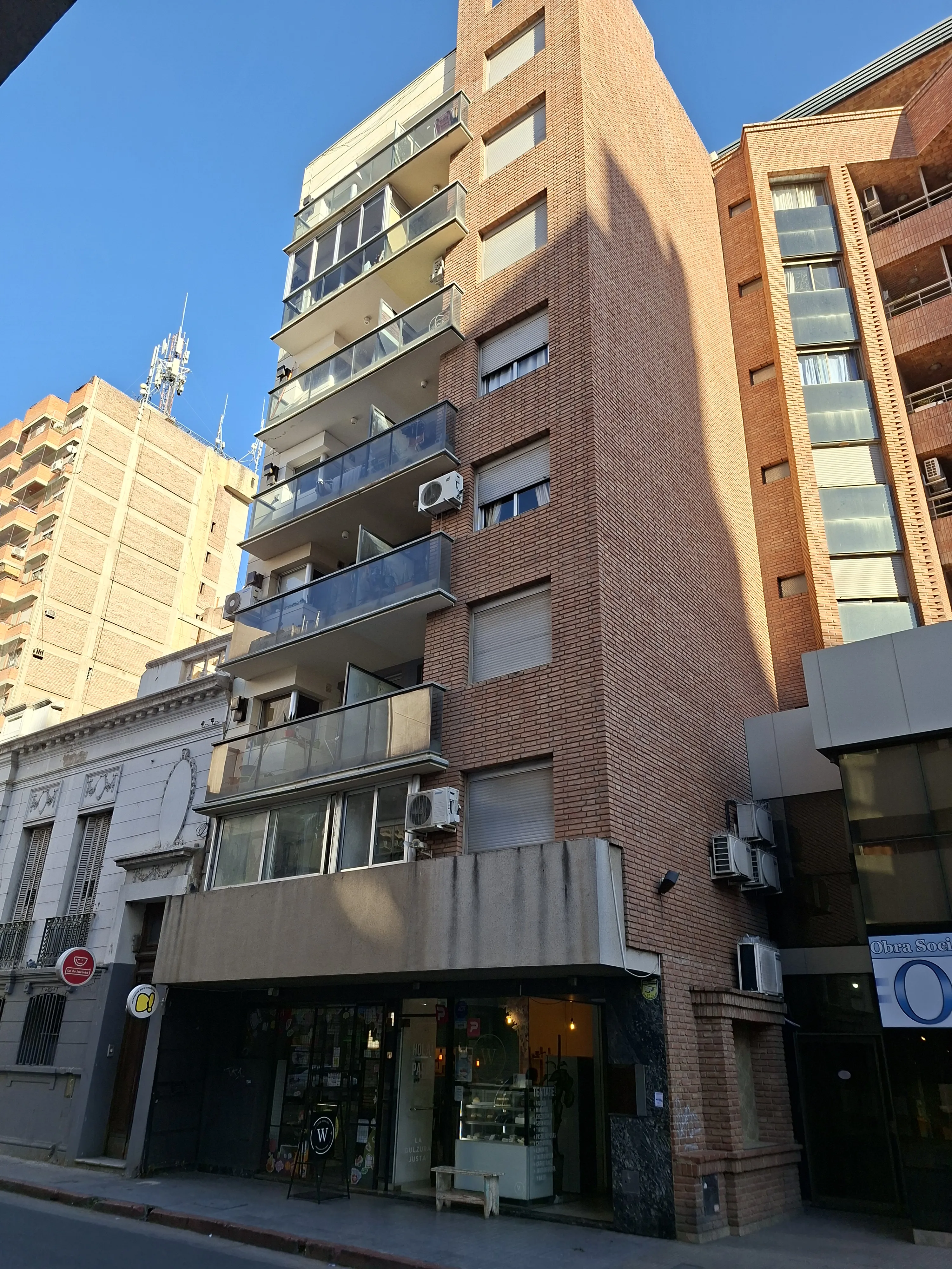 LA MEJOR ZONA CÉNTRICA: A UNA CUADRA DE LA CAÑADA. DESOCUPADO CON ESCRITURA
