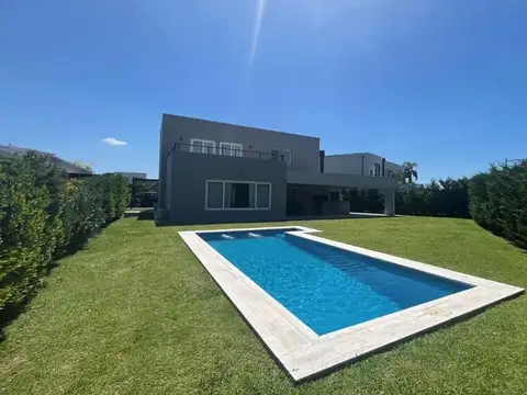 Casa en Venta en Ayres Plaza, Countries y Barrios Cerrados en Pilar