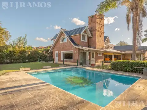Casa en Venta en Santa Maria De Los Olivos, Countries y Barrios Cerrados en Malvinas Argentinas