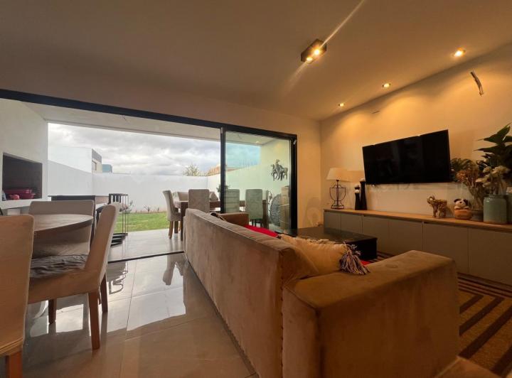 Casa · 154m² · 6 Ambientes · 1 Cochera