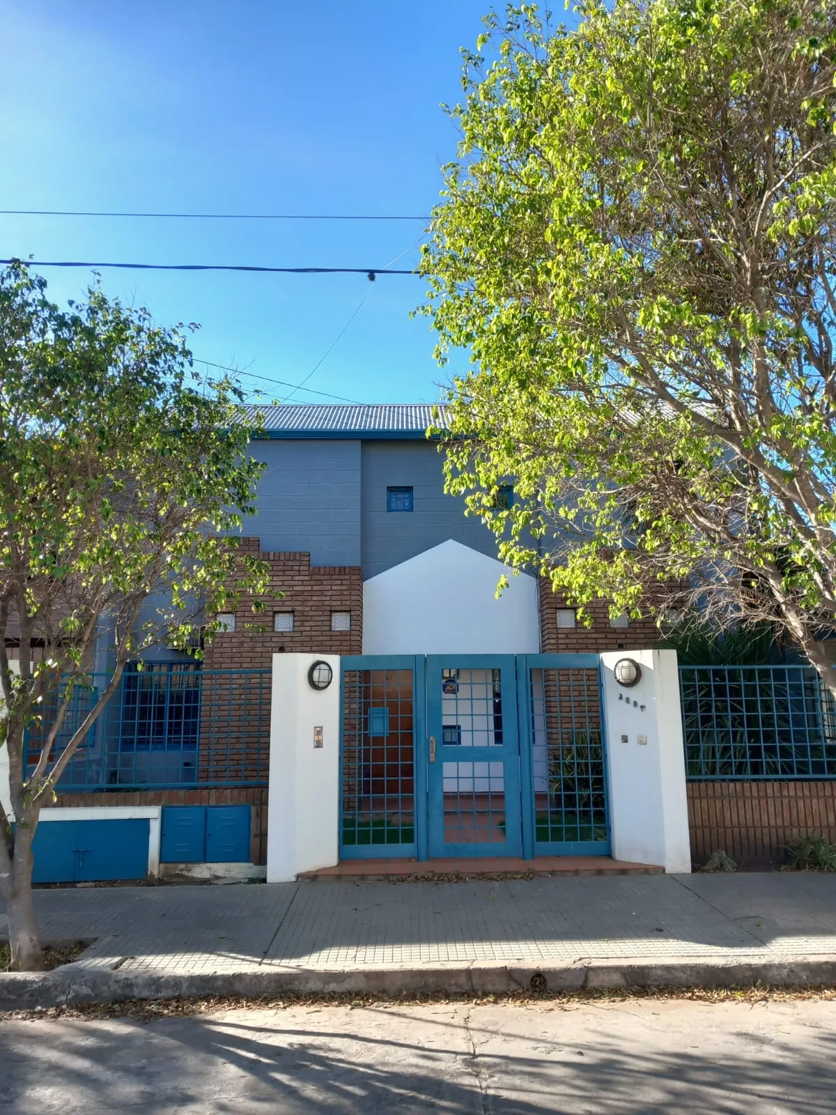 ALQUILO B° JARDIN  PABLO BELISLE 2885 OFICINA 3 PRIVADOS SEGURIDAD !