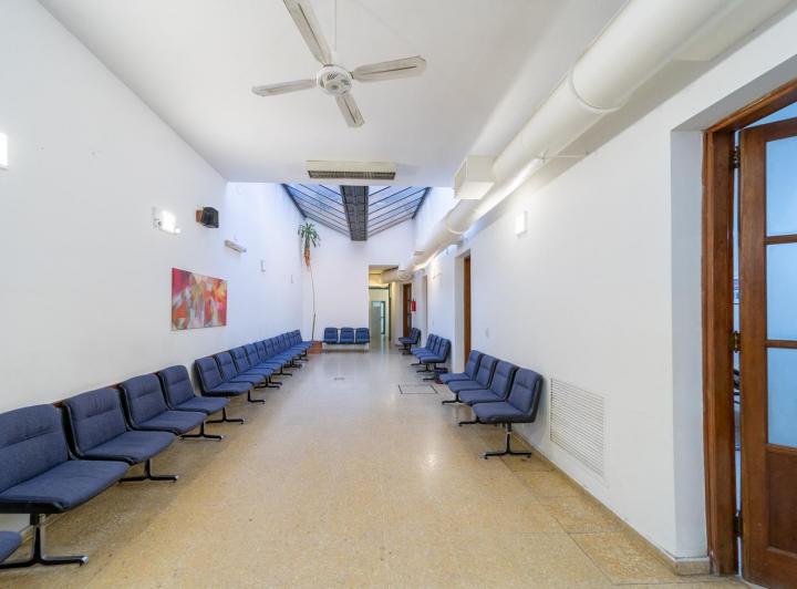 Local comercial · 250m² · 10 Ambientes