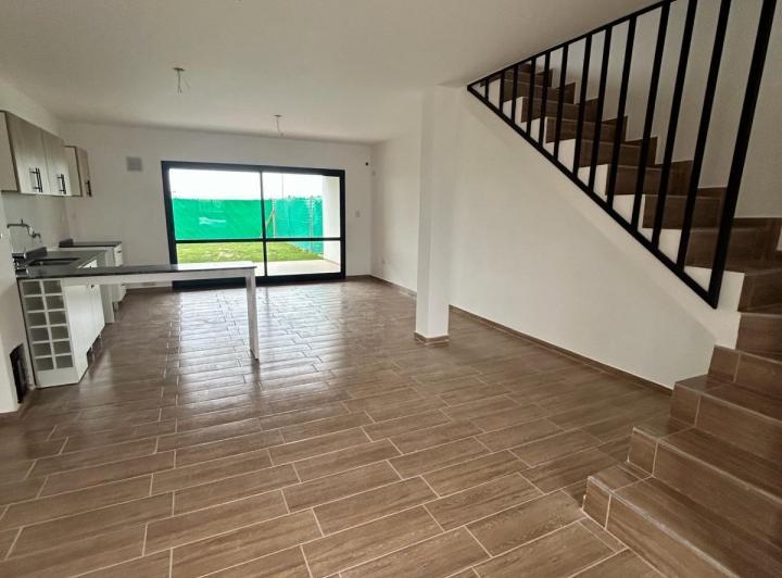 Casa · 95m² · 3 Ambientes · 1 Cochera