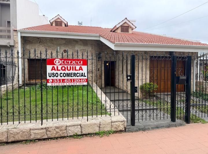 Casa · 350m² · 8 Ambientes · 2 Cocheras
