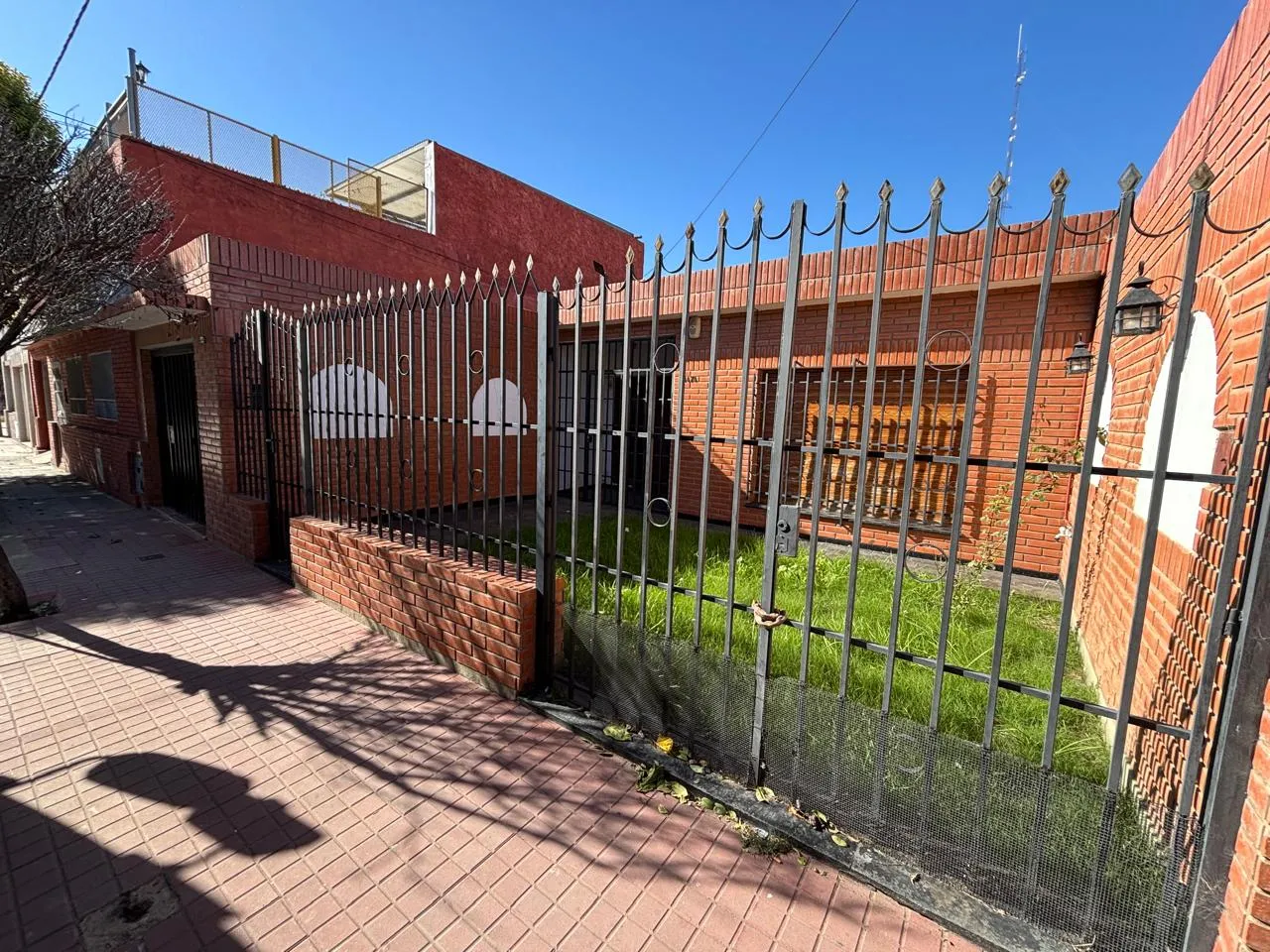 🏡Hermosa Casa 4 Dormitorios con Patio, Asador y Cochera 📍 Villoldo 1447 B° Pueyrredón