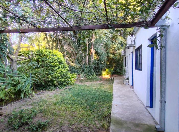 Casa · 1m² · 5 Ambientes · 1 Cochera