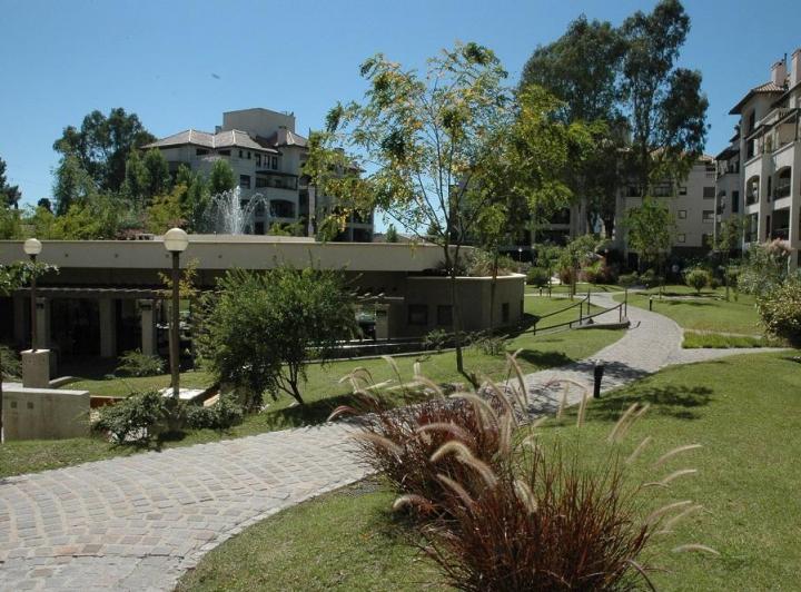 Departamento · 47m² · 2 Ambientes · 1 Cochera