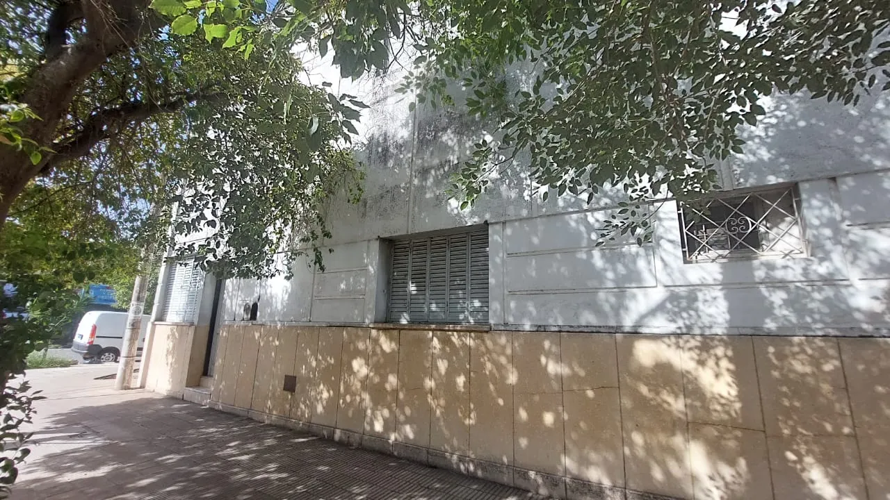VENTA - Dpto 3 dormitorios con terraza propia! Primer piso por escalera