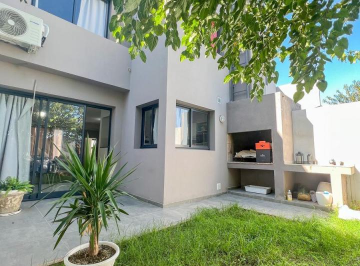 Casa · 120m² · 4 Ambientes · 1 Cochera