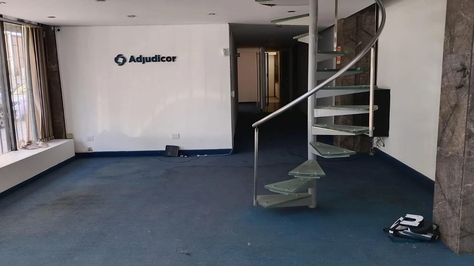 Alquiler Local Comercial Frente a Capitalinas