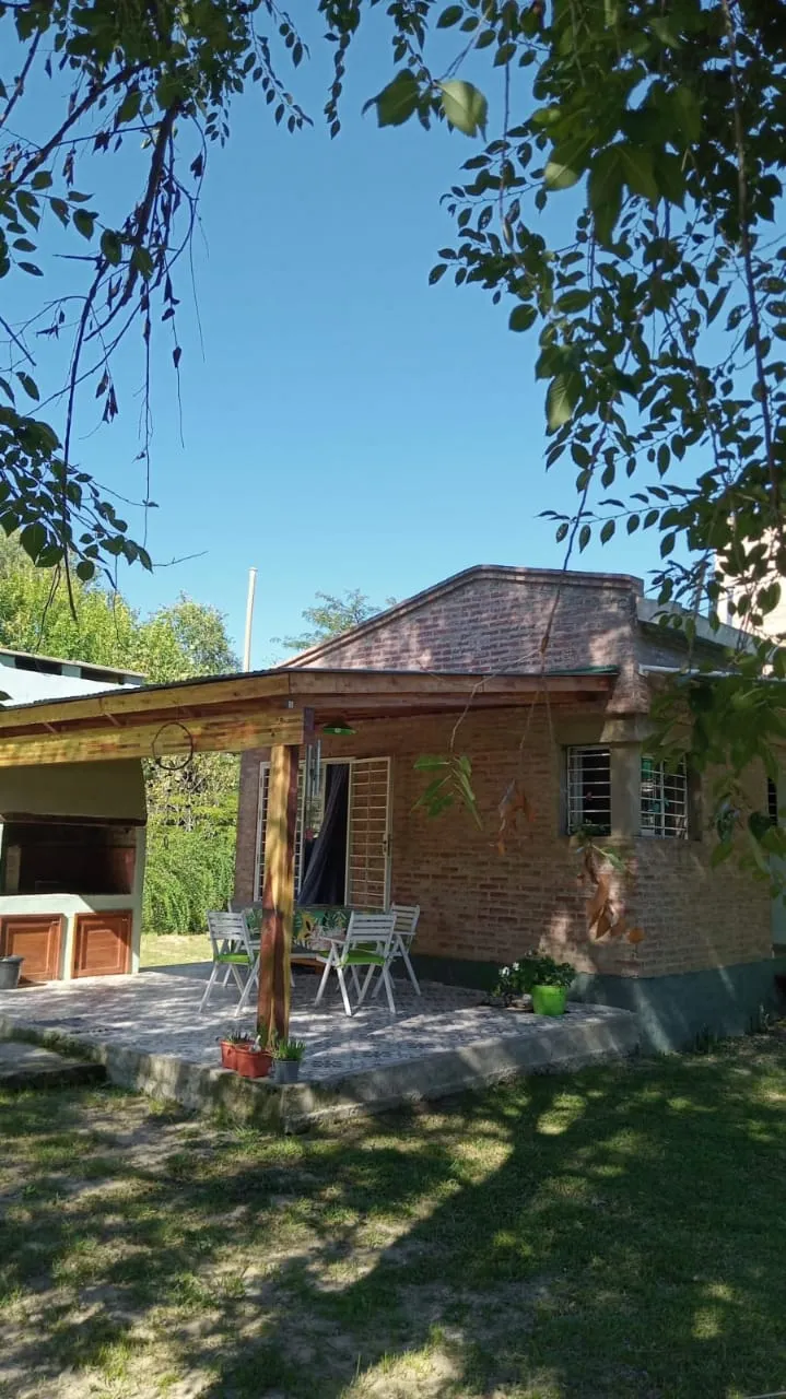 Venta casa Villa Ciudad Parque Los Reartes. 2 dorm. Pileta. Calle San Luis