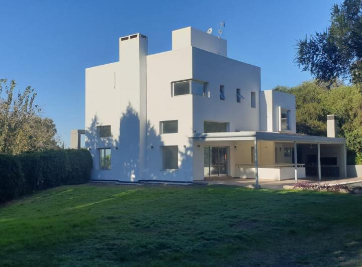Casa · 630m² · 5 Ambientes
