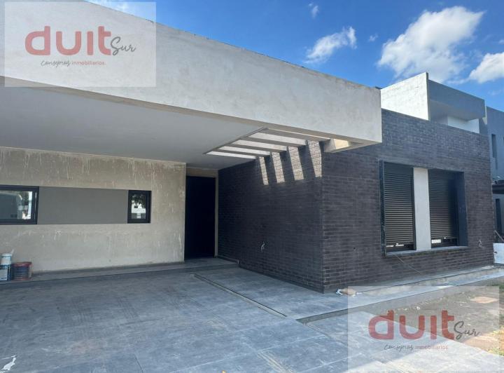 Casa · 230m² · 7 Ambientes