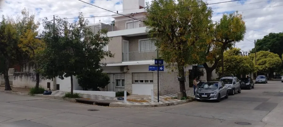 Venta casa + departamento Villa Cabrera