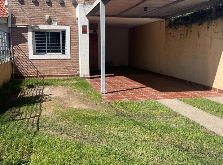 Casa · 127m² · 10 Ambientes · 1 Cochera