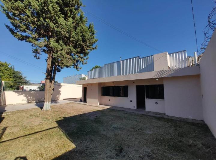 Bodega-Galpón · 460m² · 5 Ambientes · 2 Cocheras