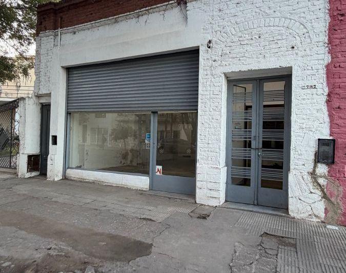 Local comercial · 285m² · 6 Ambientes · 3 Cocheras