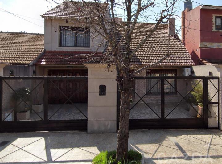 Casa · 151m² · 6 Ambientes · 4 Cocheras