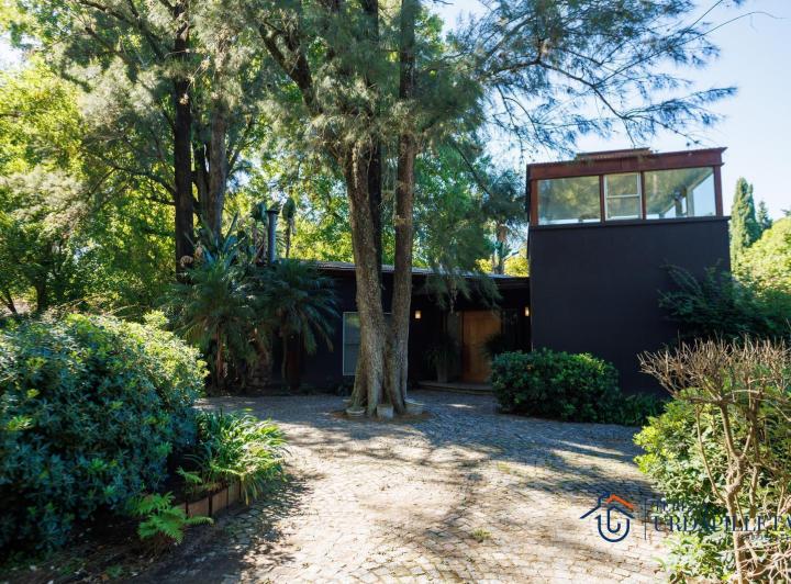 Casa · 224m² · 2 Dormitorios