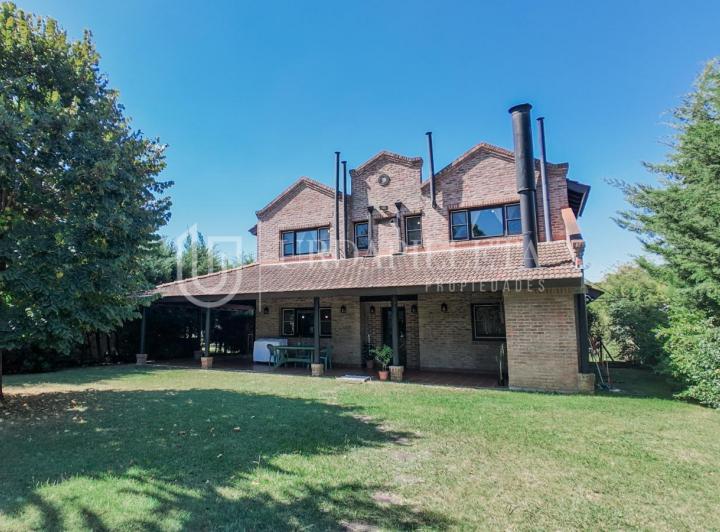 Casa · 140m² · 3 Dormitorios