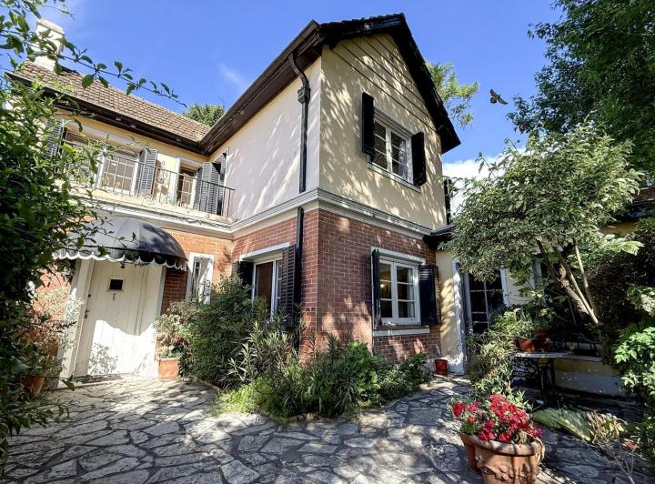 Casa · 225m² · 6 Ambientes