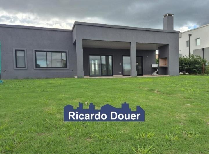 Casa · 170m² · 4 Ambientes · 1 Cochera