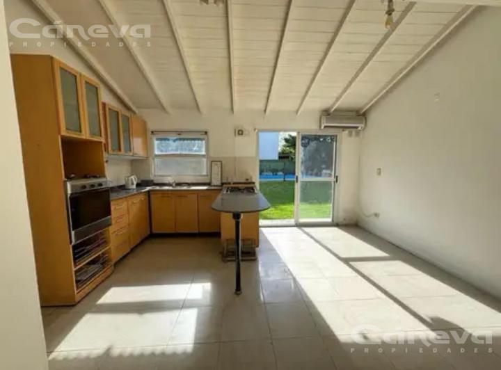Casa · 150m² · 5 Ambientes · 2 Cocheras
