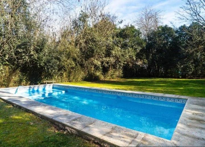 Casa · 253m² · 5 Ambientes · 3 Cocheras
