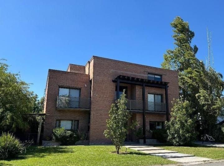 Casa · 360m² · 1 Cochera